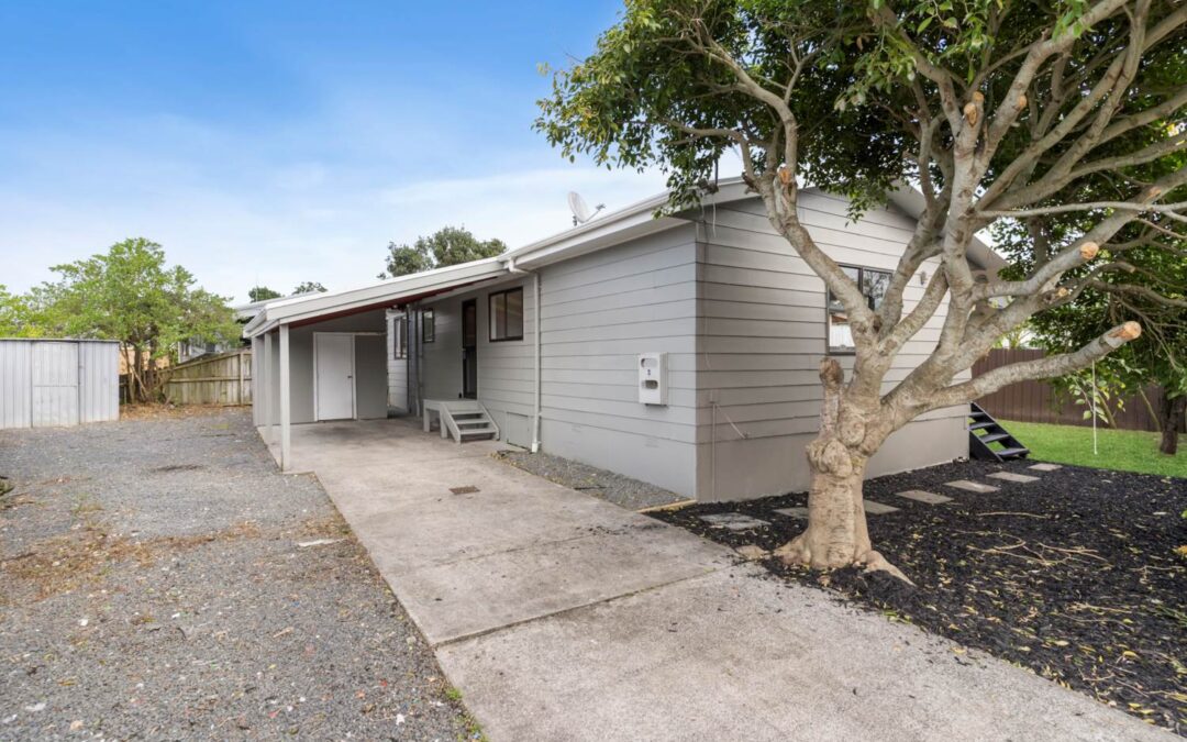 2/7 Maplesden Drive, Clendon Park